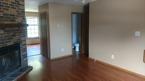2nd image of 1717 SW Parkridge Dr