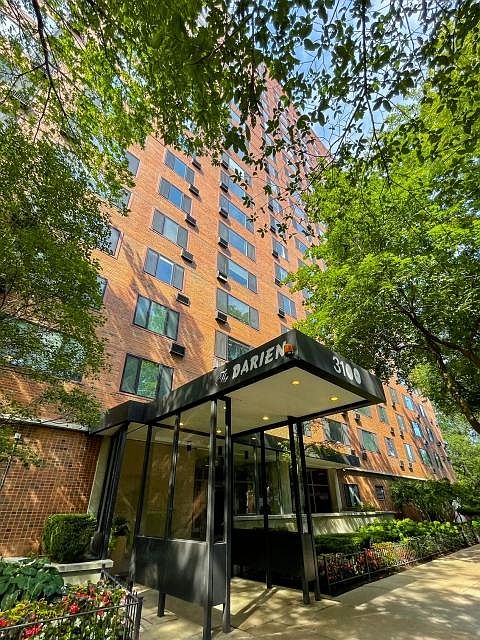 1st image of 3100 N Lake Shore Dr APT 1105