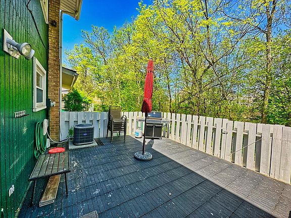 2nd image of 1895 Willow Hill Ct #1895