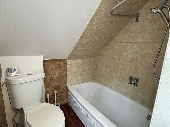 4th image of 412 19th St #2