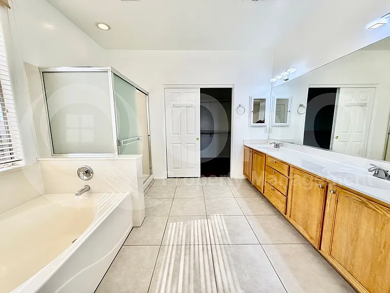 9940 E Medina Ave — Photo 22