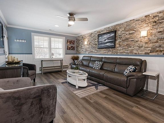 2nd image of 703 Surf Ave #100-2