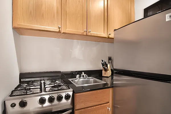 Rented by WAM Partners - William Moses Co. | media 33