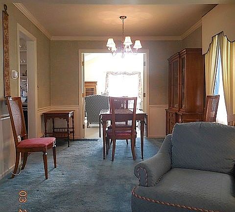 Entry into dining room