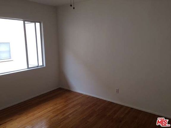 5th image of 1308 Havenhurst Dr APT 22