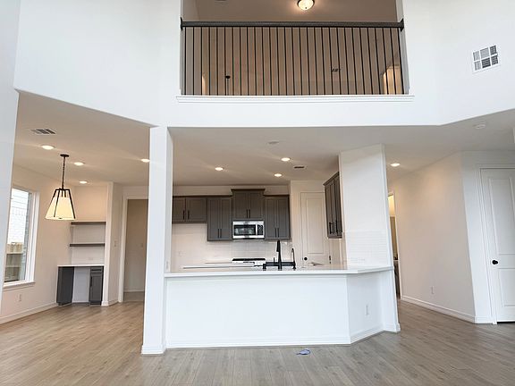 32038 Sweet Pea Meadows Drive Interior Image 3
