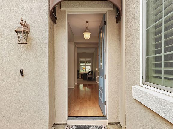 3rd image of 2088 Incline Dr