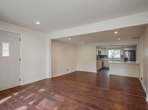 4th image of 10243 S 86th Ct