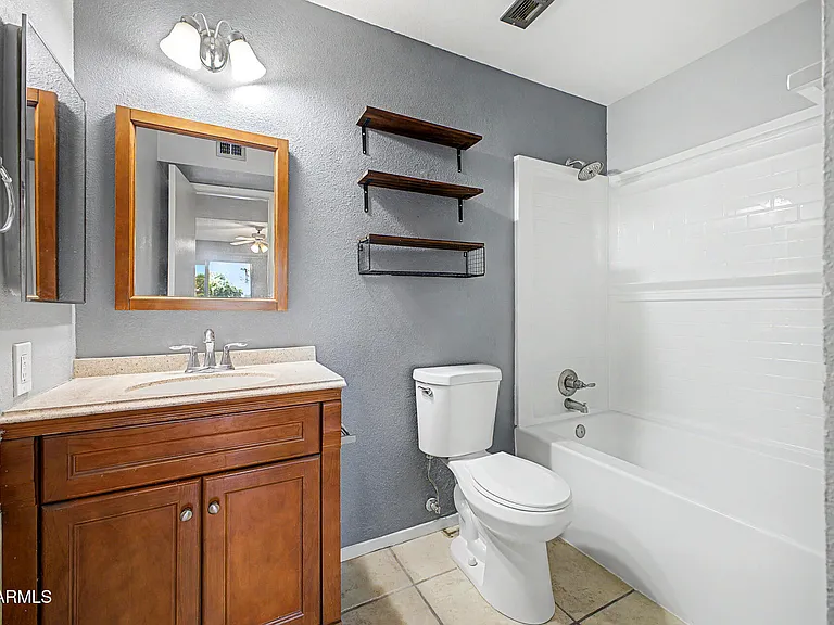 540 N May St #3113 — Photo 4