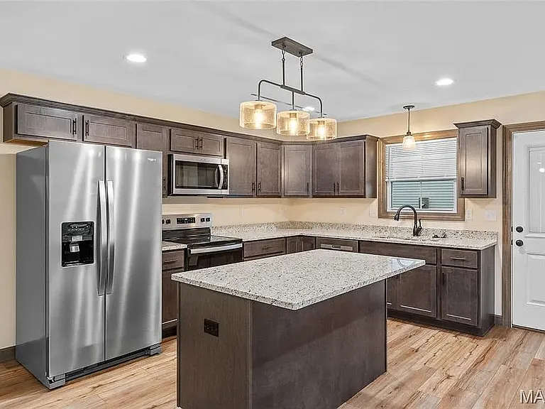 3605 Justine Dr — Photo 13