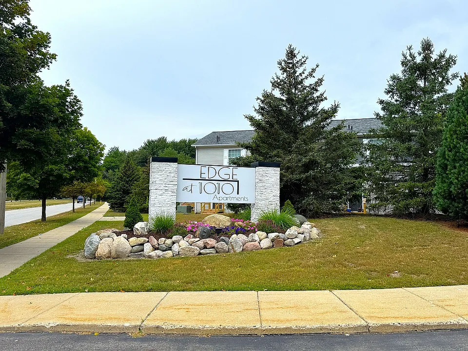 Edge at 1010 Apartments