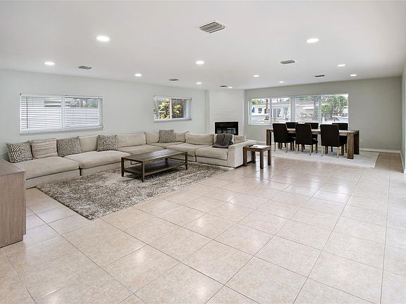 5th image of 1215 SE 11th Avenue
