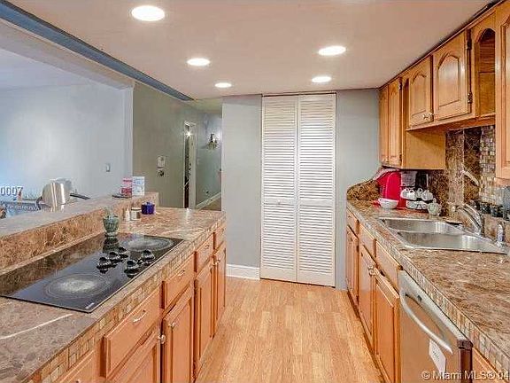 4th image of 7102 NW 67th St