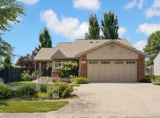 1481 Wrenwood Dr, Columbus, IN 47201