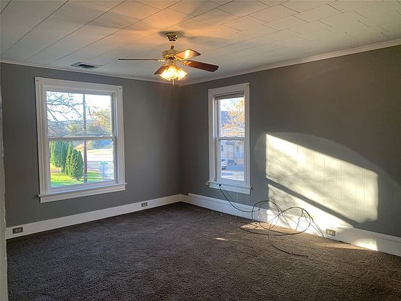 2nd image of 116 McMaster St #2