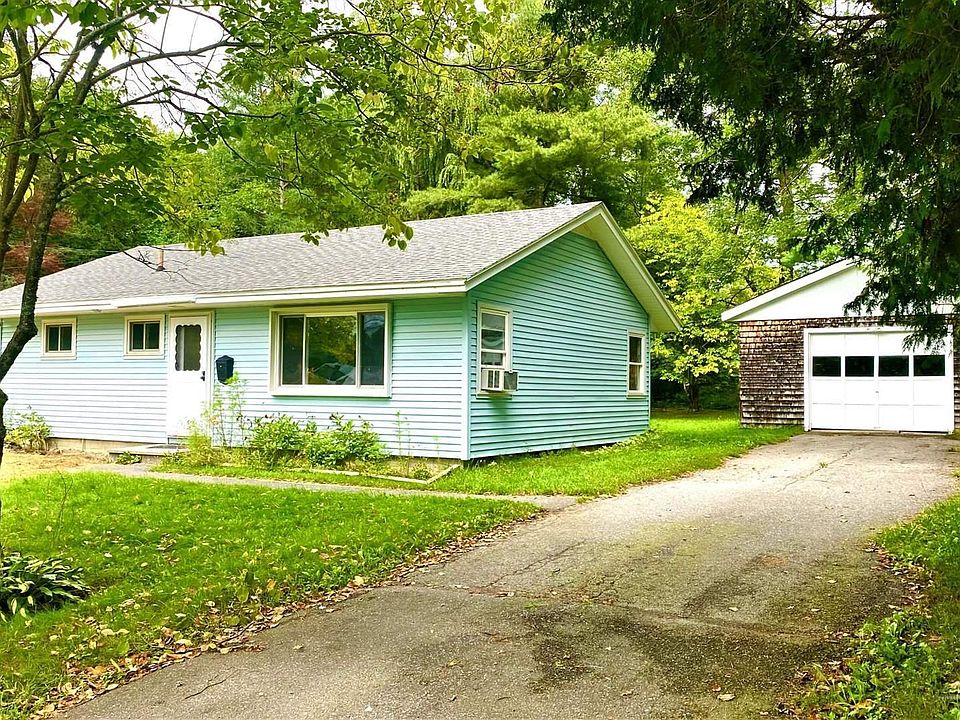 1st image of 5 Mainewood Ave