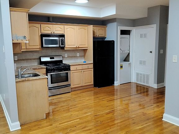 4th image of 4 Jordan Ave APT 3A