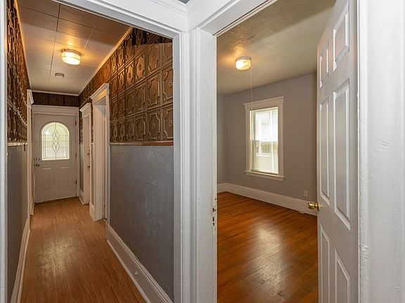 4th image of 26 Salem St #1