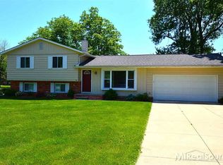 524 Colebrook Dr, Troy, MI
