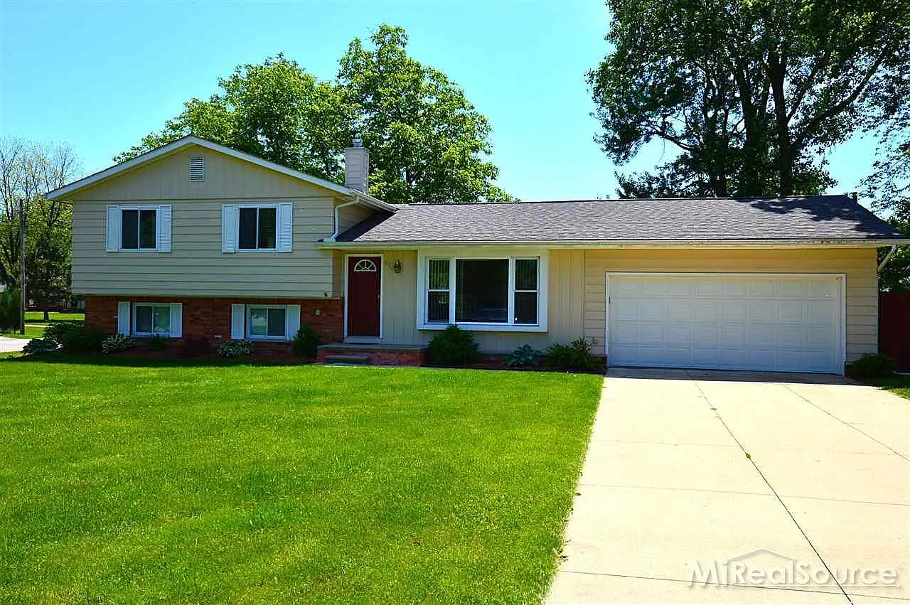 524 Colebrook Dr photo 1