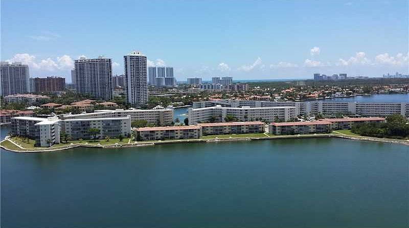 1st image of 18081 Biscayne Blvd APT 1905