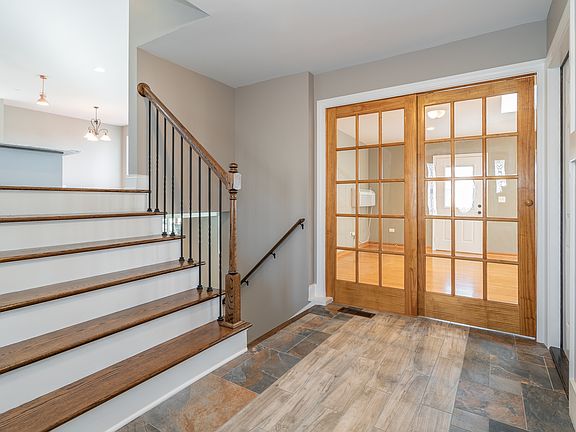 4th image of 6418 Macarthur Dr