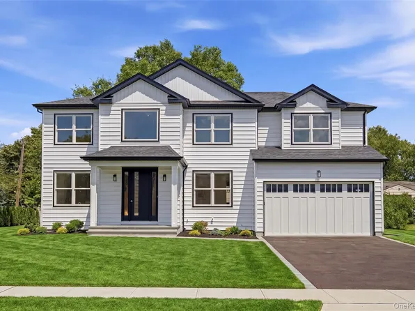 16 Otsego Place, Jericho, NY 11753
