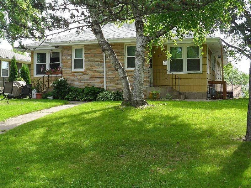 1st image of 311 16th Ave N