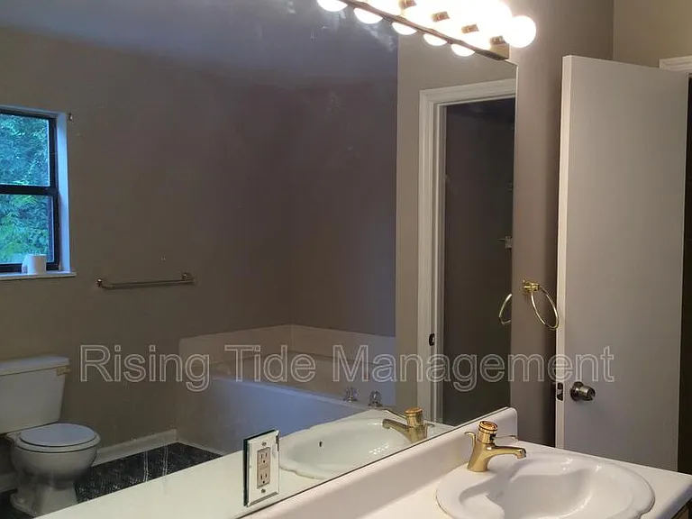 7229 President St — Photo 8