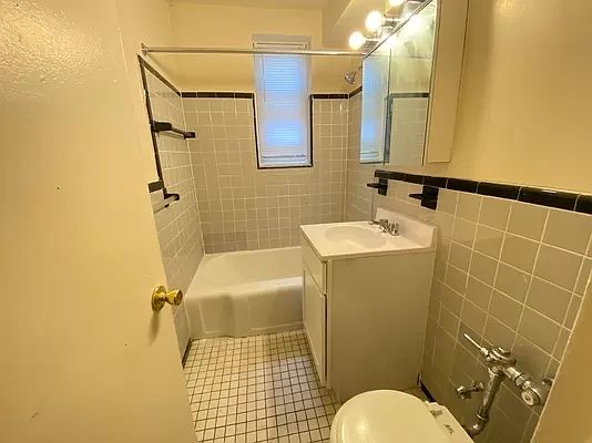 5th image of 143-06 Barclay Ave #4T