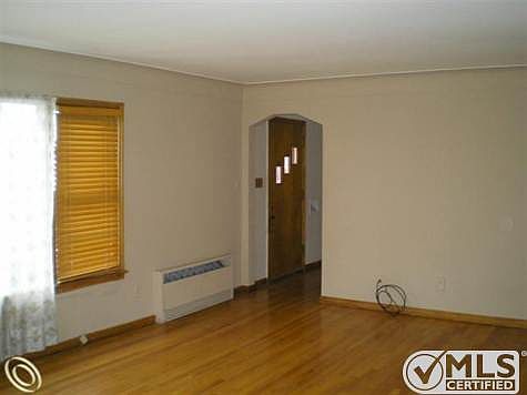 Kostelnik vacant 012.jpg