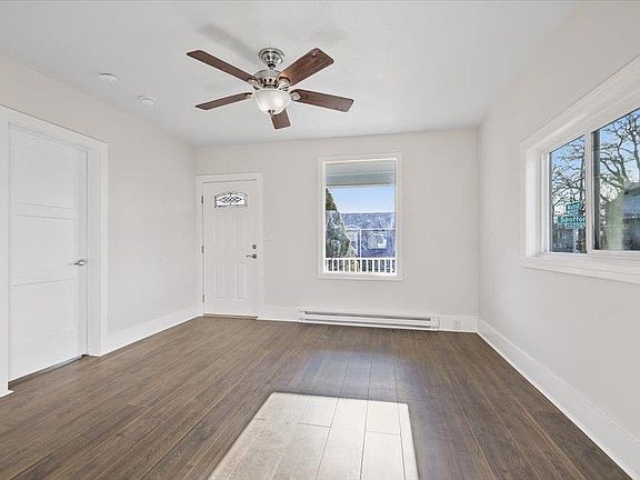 5th image of 1430 W Spofford Ave