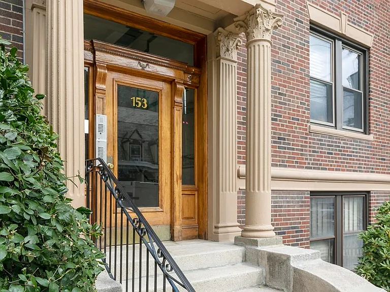 153 Strathmore Rd #5 — Photo 15