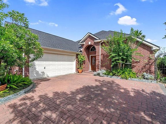 2nd image of 11839 Lismore Lake Dr
