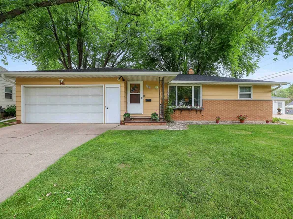 742 Westwood Dr, De Pere, WI 54115