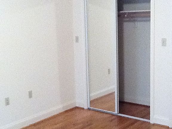 3rd image of 1607 Rosedale St NE