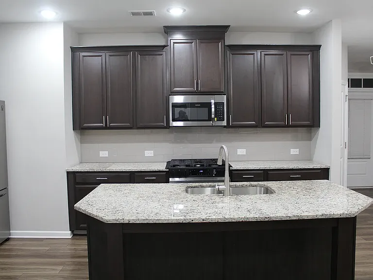 1368 Endicott Ct — Photo 9