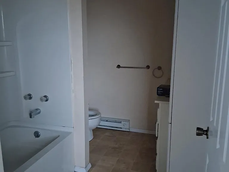 80 Queen St #80 — Photo 5