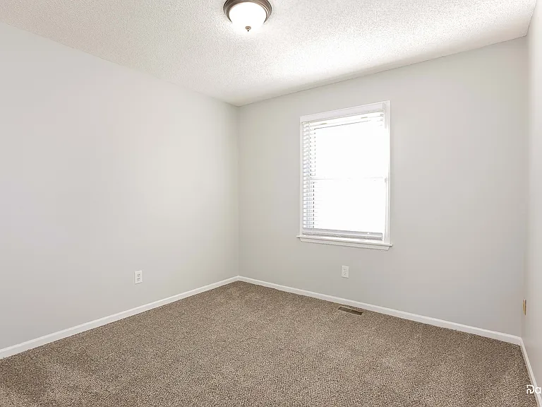 11224 N Marsh Ave — Photo 7