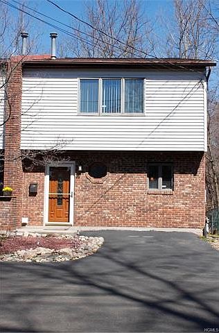 1st image of 104B Halgren Cres