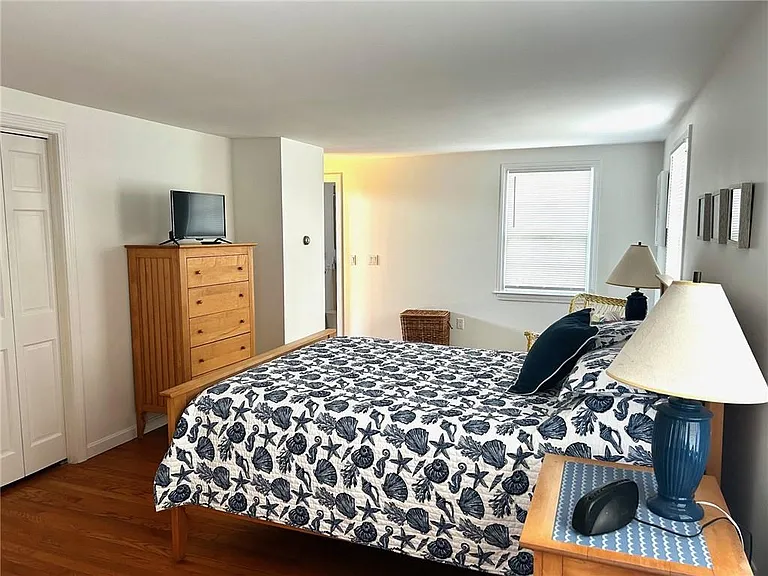 123 Border Ave — Photo 11