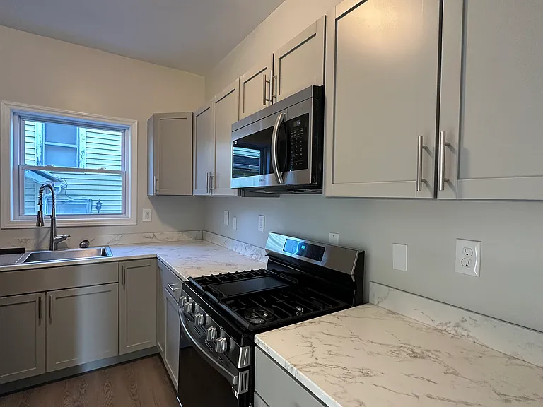 287 Congress Ave — Photo 7
