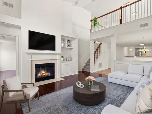 637 Skyview Ln, Lexington, KY 40511