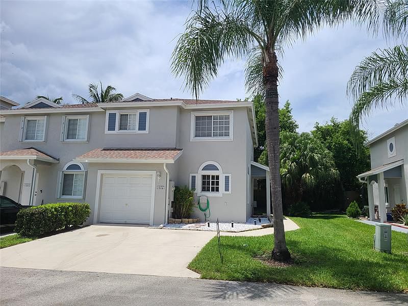 1st image of 1427 SW 48th Ter