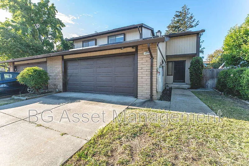 1200 Shaddick Dr