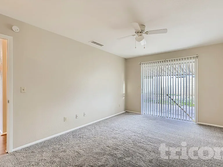 1705 E Carter Rd — Photo 5
