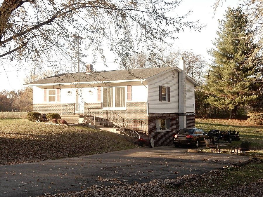 2nd image of 1848 Outer Lake Rd