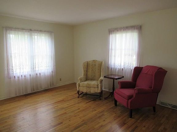 3rd image of 2611 W 25th St