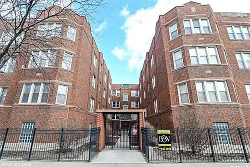 2452 W Addison St #1A Photo 1