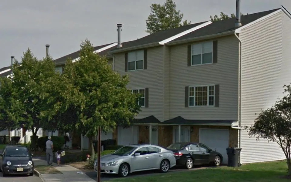 3 Dutch Ln